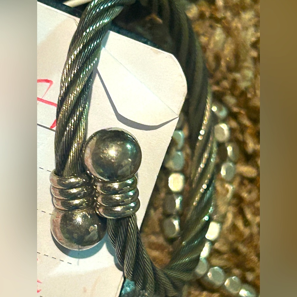 Twisted Wire With Ball Ends Balance Bracelet